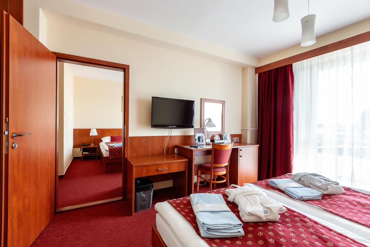 Hotel Senec Aqua Resort - Family Friendly Exteriör bild