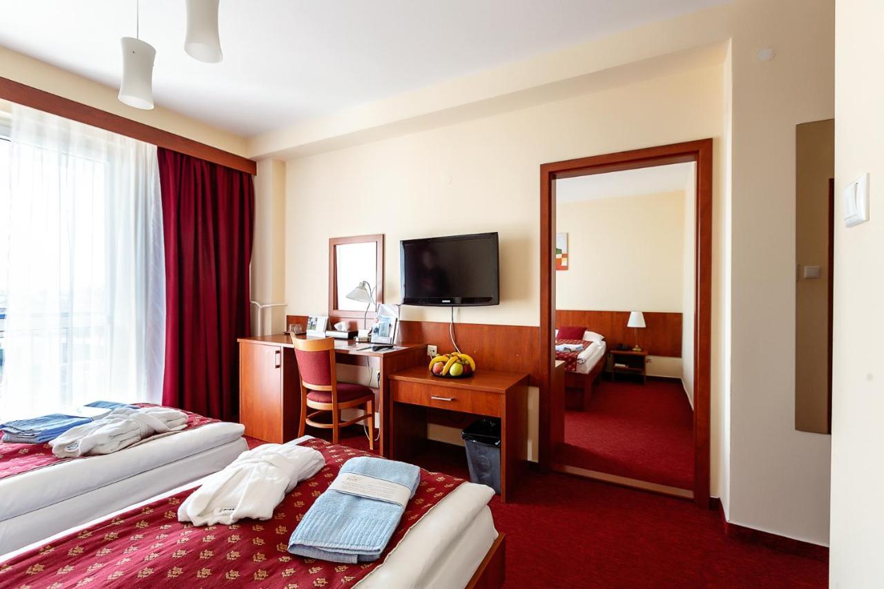 Hotel Senec Aqua Resort - Family Friendly Exteriör bild